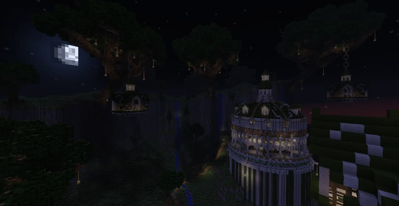 Tour ronde éclairée de nuit, sous la pleine lune, entourée d'arbres géants et de falaises.